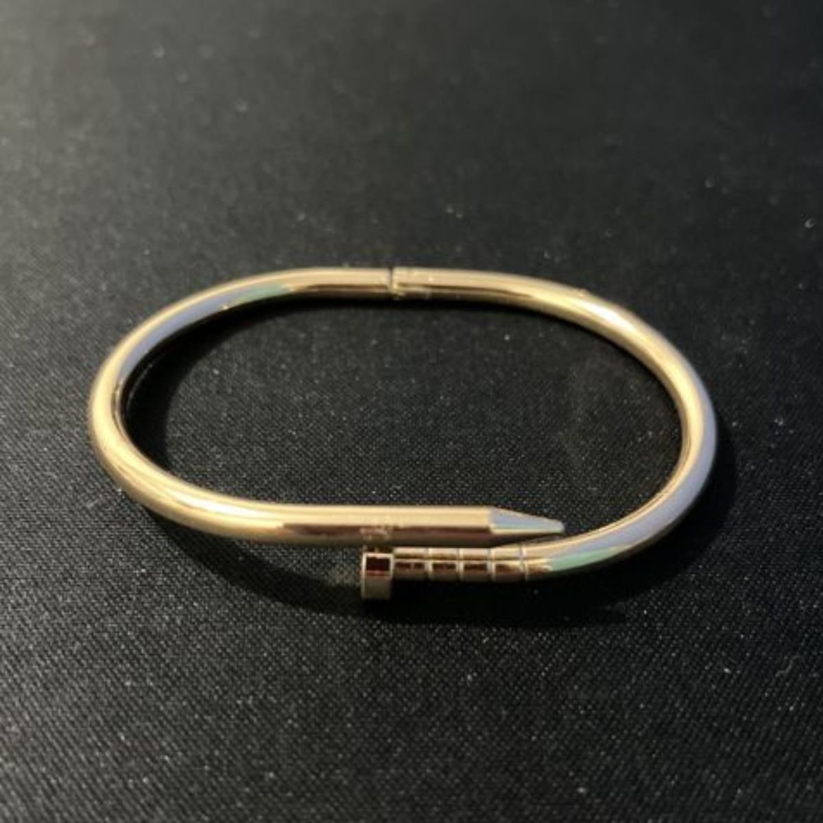 BIJU BRACELETE DOURADO PREGO