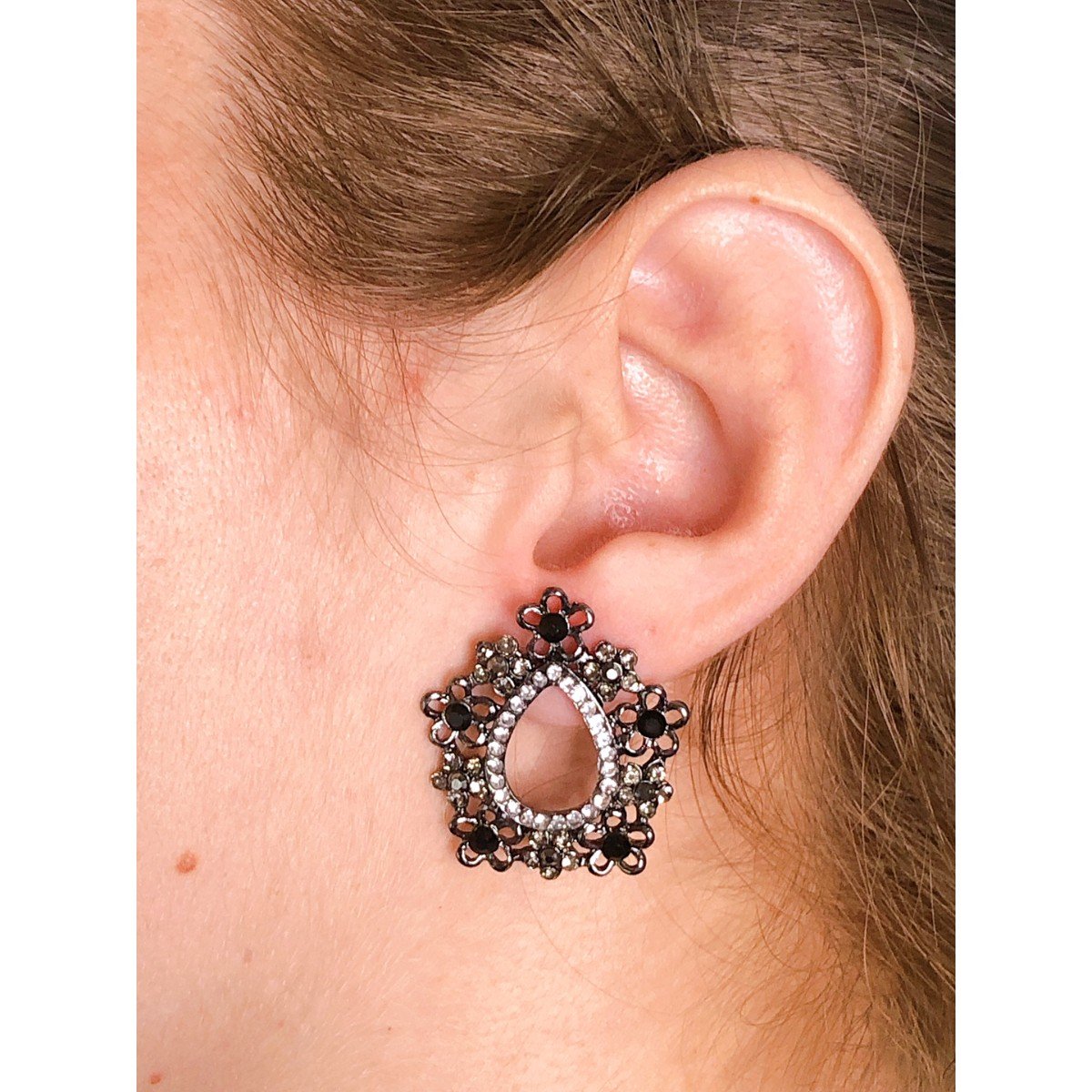 Brinco de luxo médio preto