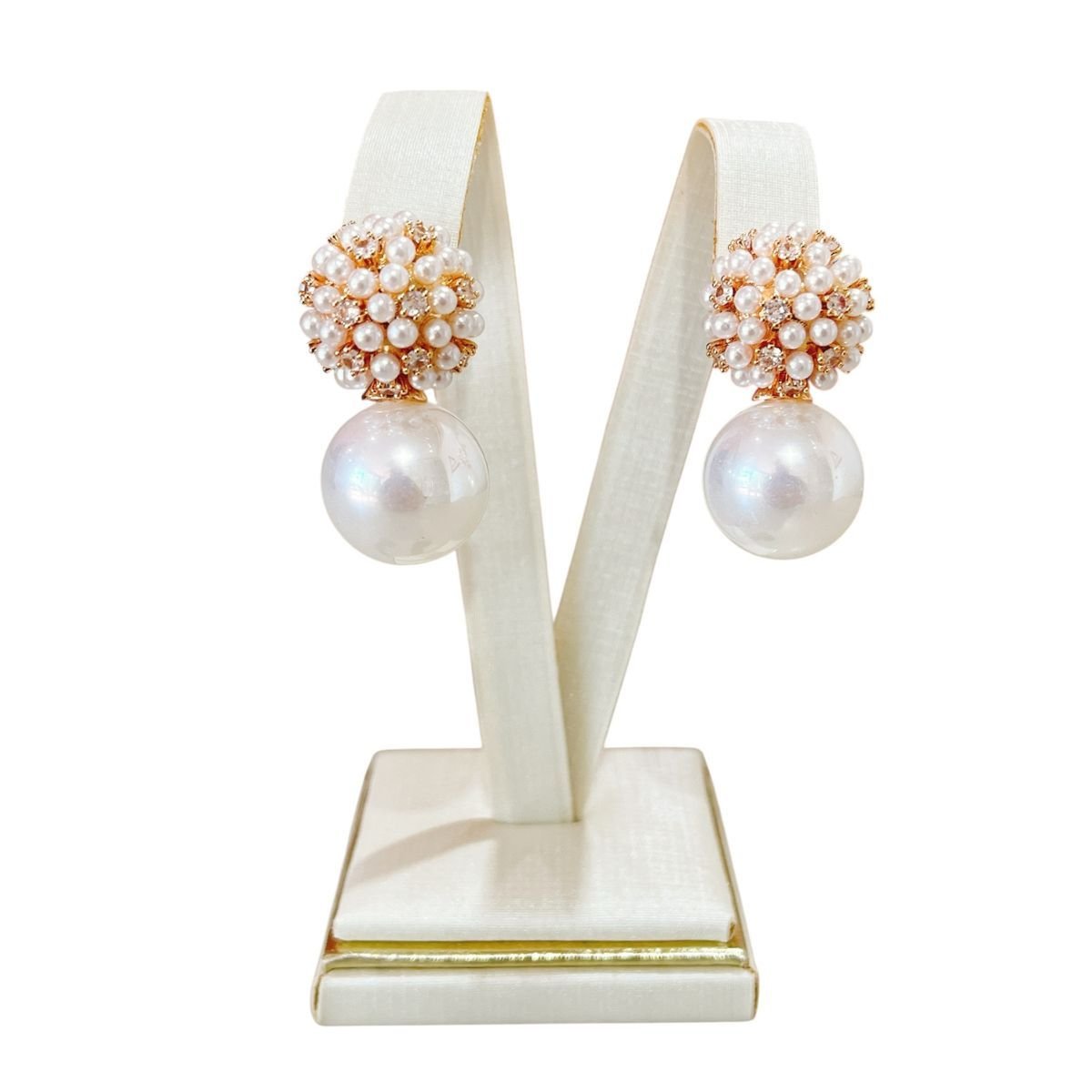 BRINCO DOURADO BOLA E PEROLAS