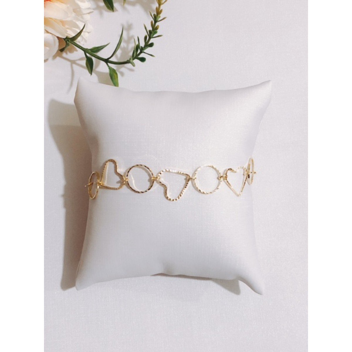 BIJU PULSEIRA DOURADA CIRCULOS E CORACOES